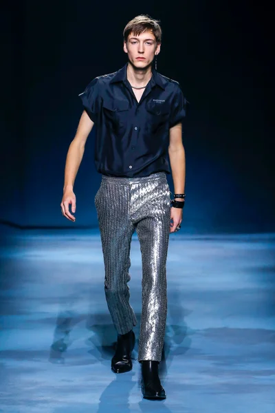 Look 54